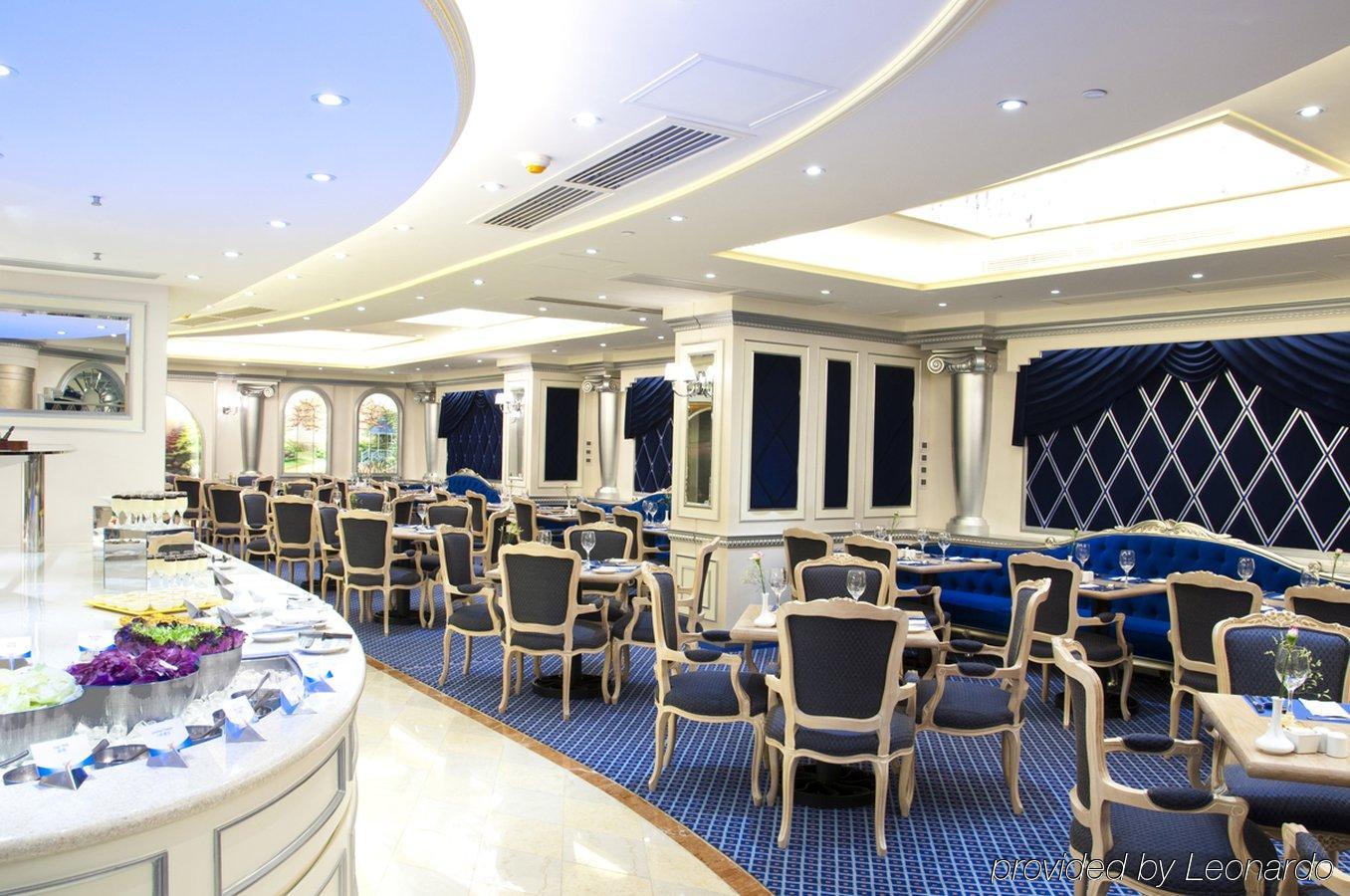 New Orient Landmark Hotel Macau Interior foto The restaurant of the hotel