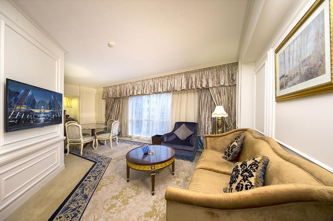 New Orient Landmark Hotel Macau Exterior foto A living room at the hotel
