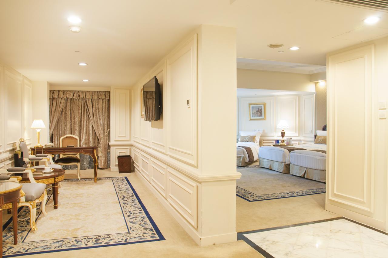 New Orient Landmark Hotel Macau Exterior foto A suite at the Taj Mahal Palace
